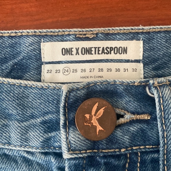 One Teaspoon skirt - Size 24 - Picture 2 of 3